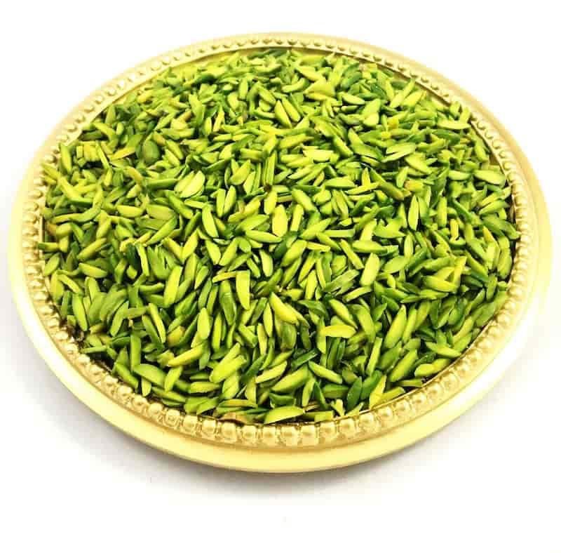 خلال پسته تازه با عطر طبیعی و کیفیت ظاهری مناسب